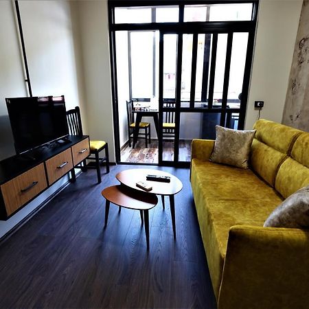 Stylish Studio In The Heart Of Tirana #3 Apartment Exterior photo