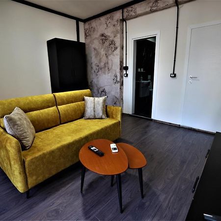 Stylish Studio In The Heart Of Tirana #3 Apartment Exterior photo